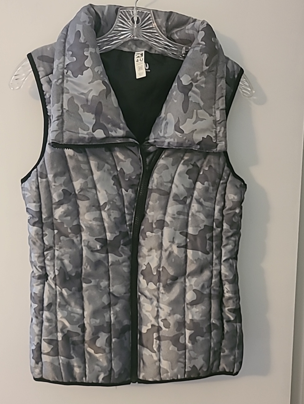 4-U Performance Gray Camo Womens Quilted Puffer Vest Funnel Collar
